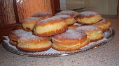 Koblihy s džemem a nutelou
