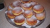 Koblihy s džemem a nutelou