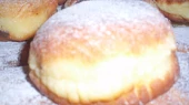 Koblihy s džemem a nutelou
