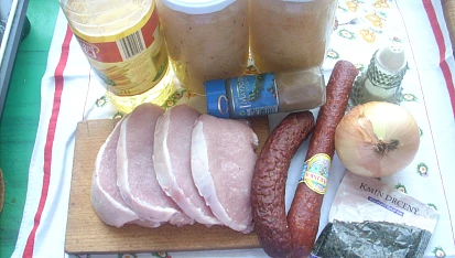 Kotlety se zelím a pikantní klobásou