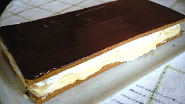 Krémeš z medových plátů