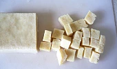 Květáková polévka s tofu