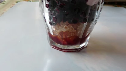 Ledový borůvkový čaj, Ve sklenici