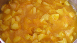 Meruňkový džem s jablky a medem