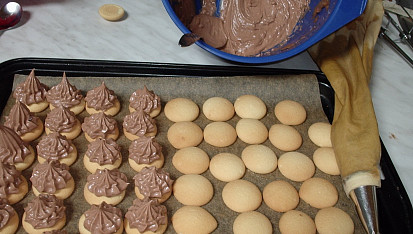 Nugetové (nutellové) špičky, naplníme