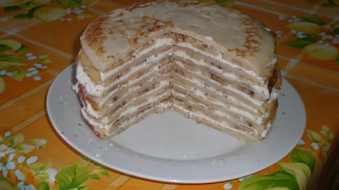 Palačinkový dort s banánem