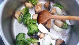 Pečená zelenina s bylinkovým tvarohem