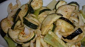 Pečený lilek, cuketa, paprika, cibule