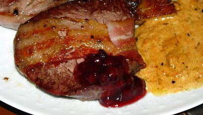 Plněný biftek se smetanovými brambory
