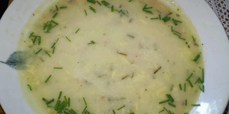 Polévka z bramborové kaše s uzeninou