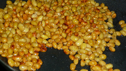 Pražené sojové "buráky"