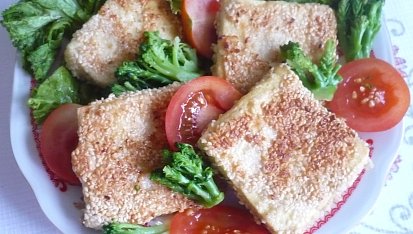 Smažené tofu v sezamu