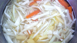 Sójová polévka se zeleninou