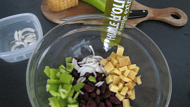 Sýrový salát s fazolemi