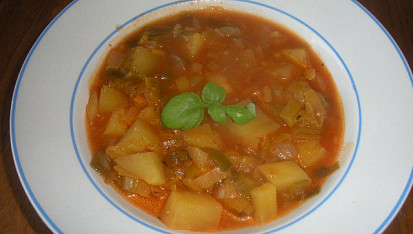 Sytá pórková polévka