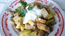 Tofu s fazolkami a žampiony