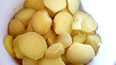 Zapečené brambory s droždím