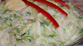 Bílý salát z čínského zelí s česnekem
