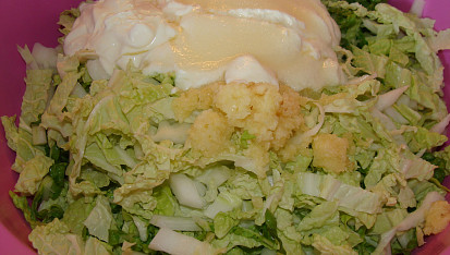 Bílý salát z čínského zelí s česnekem, Všechny ingredience