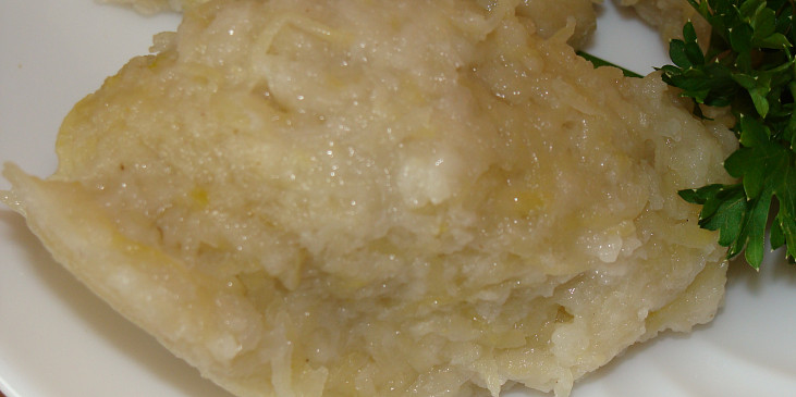 Chlupaté knedlíky ze syrových a vařených brambor - podrobně (Detail)
