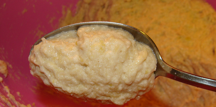 Chlupaté knedlíky ze syrových a vařených brambor - podrobně (Vykrajování  a tvarování lžící)
