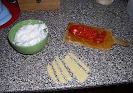 Cuketa s rýží (ušlehaný sníh,rajčata na kolečka,plátkový sýr na proužky na ozdobu)