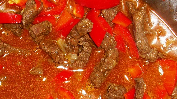 Dušená hovězí plec s kapií, Dušená hovězí plec s kapií