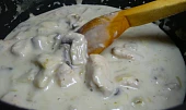 Gnocchi s kuřecím masem a zakysanou smetanou