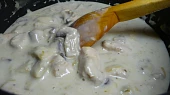 Gnocchi s kuřecím masem a zakysanou smetanou