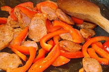 Restování klobásky a papriky
