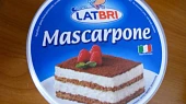 Kaštanový zákusek se šlehačkou