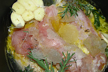vino som mala zamrznute v kockach, preto to vyzera tak cudne