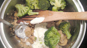 Kuřecí prsa s brokolicí a sýrem
