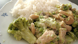 Kuřecí prsa s brokolicí a sýrem