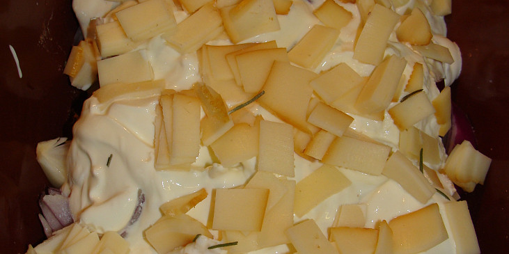 Zalito zakysankou se sýrem