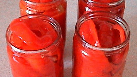 Nakládaná paprika v oleji