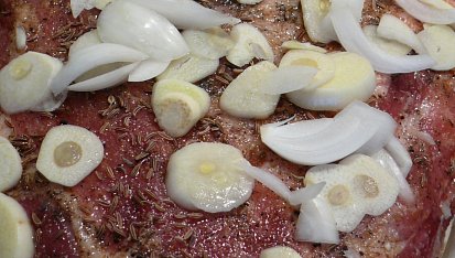 Pečená krkovička, před vložením do trouby