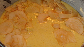 Pěnový jablečný koláč