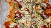 Pizza z domácí pekárny