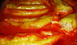 Plněné papriky v tomatové lázni