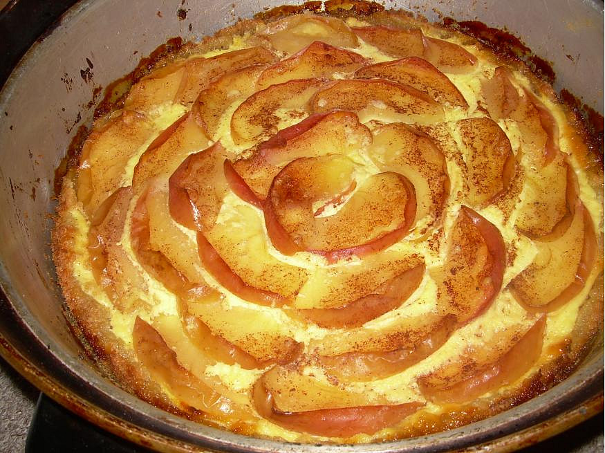 Podzimní jablečno-skořicový koláč