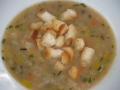 Pórková polévka, pórková polévka s osmaženým pečivem