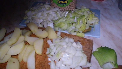 Pórková polévka s cizrnou, suroviny...