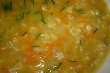 strouhaná mrkvičková polévka se zázvorem-detail