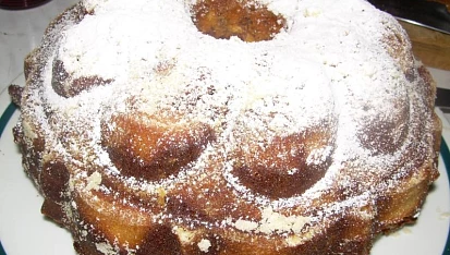 Strouhaná tvarohová bábovka, upečená bábovka