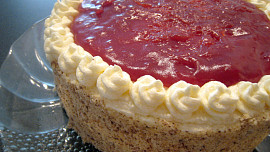 Švestkový dort s makovým piškotem