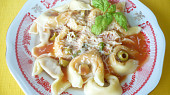 Tortellini s rajčatovou omáčkou