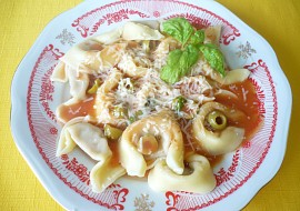 Tortellini s rajčatovou omáčkou