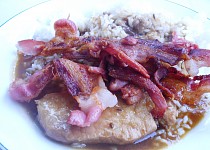 Vepřová kotleta se slaninou a rýží