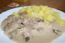 Vepřová plec na houbách a na smetaně